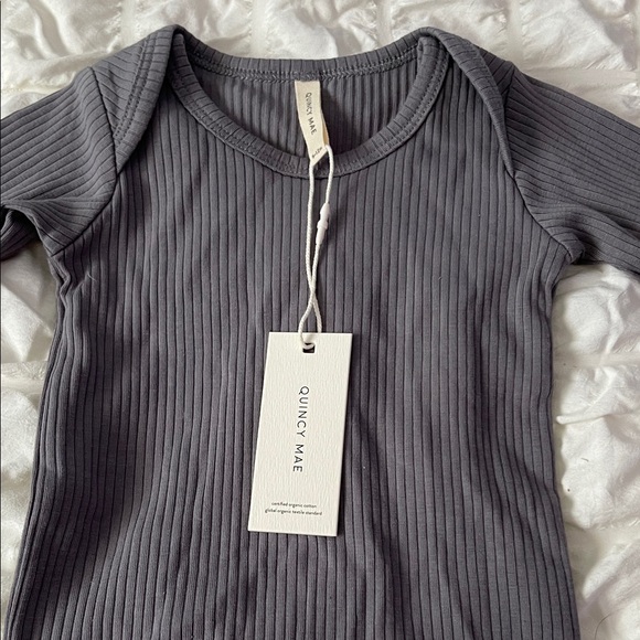 Quincy Mae Charcoal Ribbed Top - Picture 2 of 4